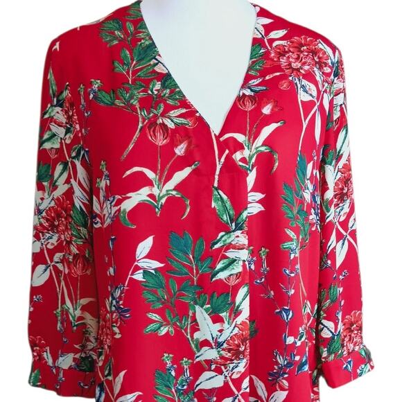 ROSE & OLIVE Romantic Floral‎ Red Top Blouse Medium V-Neck 3/4 Sleeves Career - Picture 4 of 9